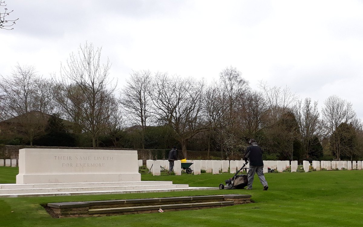 ElizbethjmSmith's tweet image. Visited #Stonefall today to do some prep for the guided tours I will be running there in the summer. @CWGC team was hard at work and  the plot was looking beautiful!