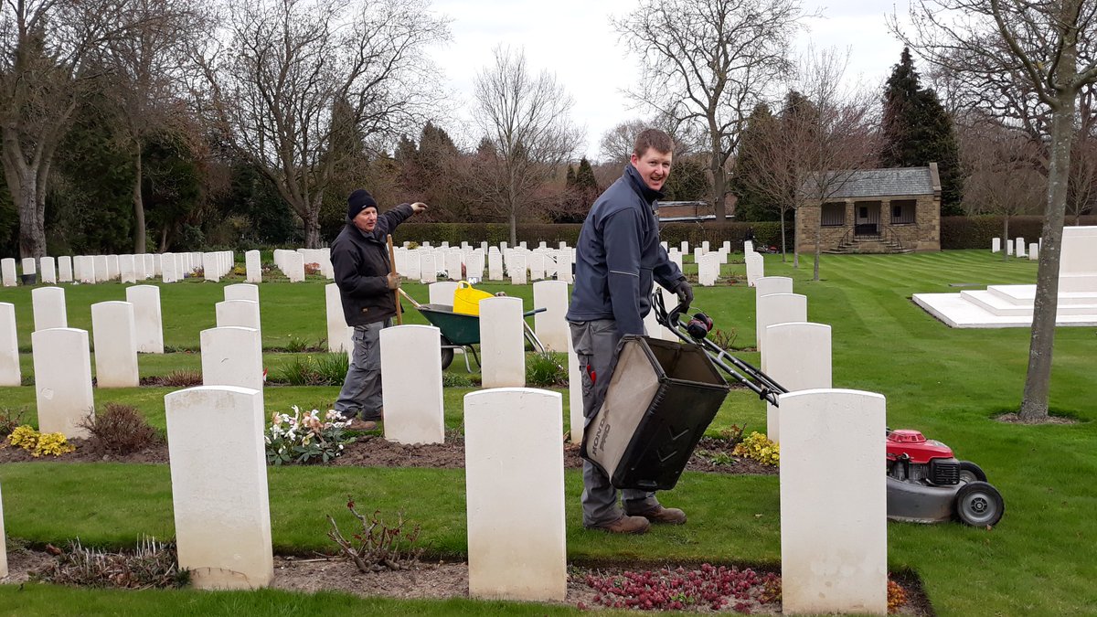 ElizbethjmSmith's tweet image. Visited #Stonefall today to do some prep for the guided tours I will be running there in the summer. @CWGC team was hard at work and  the plot was looking beautiful!