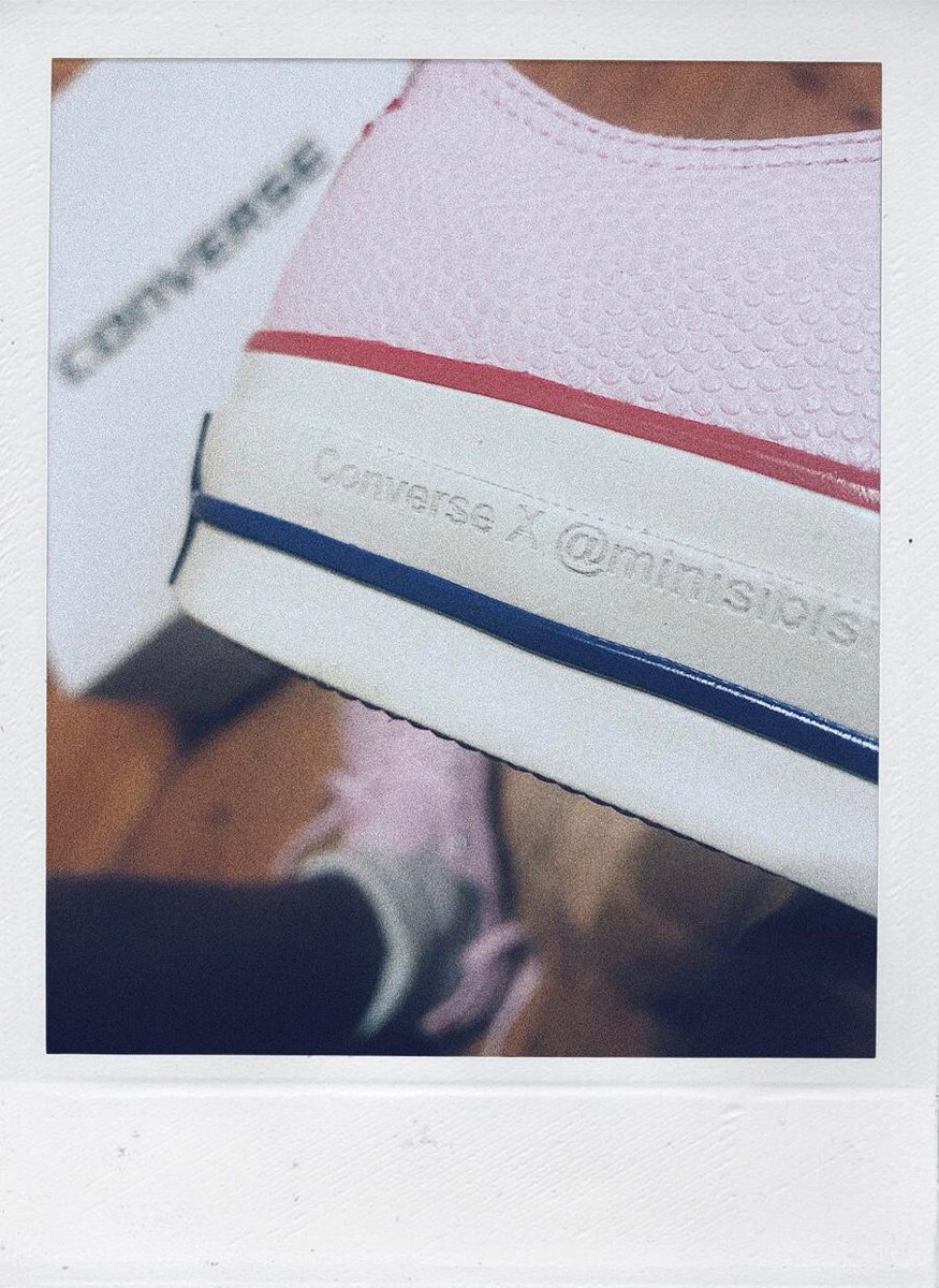 2thubelicious's tweet photo. @MINISIBISI @Converse love these 😍 how do I get a personalised pair and a friend of mine wants one too ConverseX @2thubelicious #conversechallenge 😎😎😎 https://t.co/6u0j3ovI84