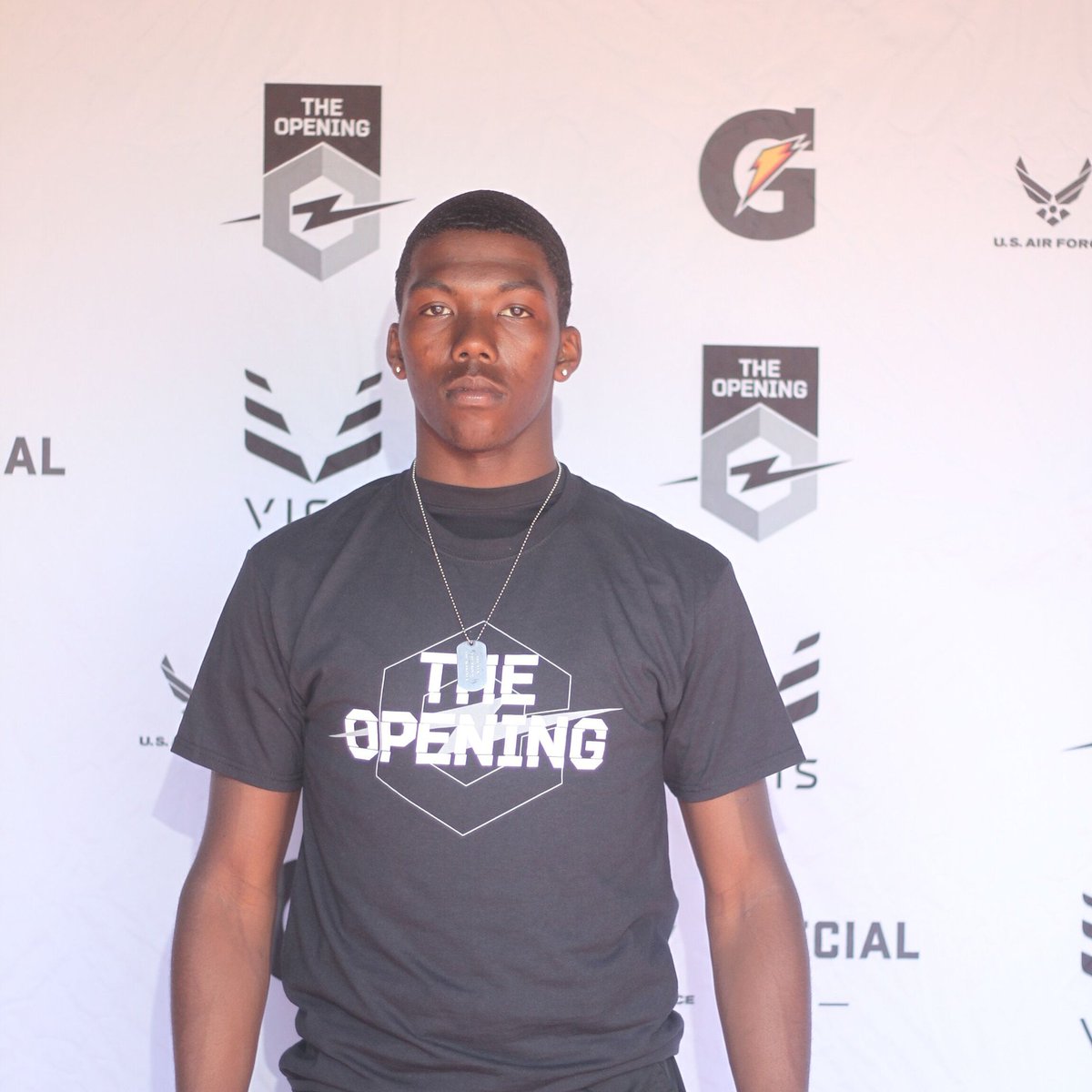 Tim_s808's tweet photo. Picture ugly but it was a great honor to Attend the opening combine ππ¦
#theopeningcombine https://t.co/yjGYU6CjNv