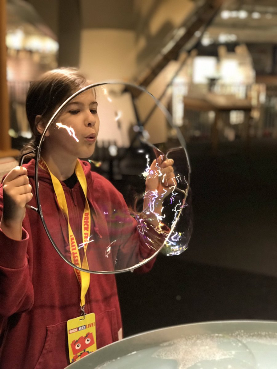 tina_middaugh's tweet photo. Ten thousand people later...and we were POOPED! #brickfestNYC #NewYorkHallofScience #nerdybynature https://t.co/jlBZ8dkaIS