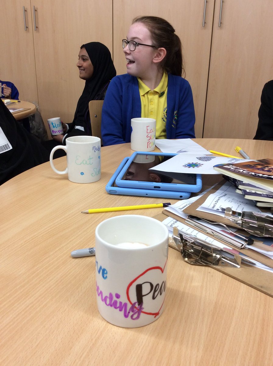 qdprimaryschool's tweet photo. Y7s from @pmghs visited us and took part in a reading scavenger hunt. They answered questions about our shared book and then, after decorating their own mug, enjoyed hot chocolate and book talk. A fab afternoon! #LancsWeAreReading #CollaborativeReading
#QueensDrivePrimarySchool https://t.co/EUIXgBRpzI