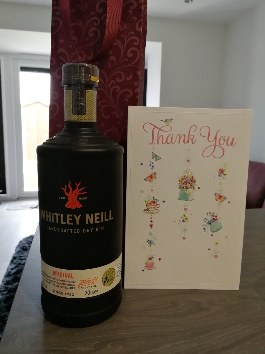 RowenaCurrieOT's tweet photo. Absolutely made up with this thank you gift off @waddingOT you have made my day! So very kind of you! #grateful #meansalot #happyleader 😁 #lookingforwardtotheweekend #moderationofcourse 🍸 https://t.co/q7ibvb0PGF