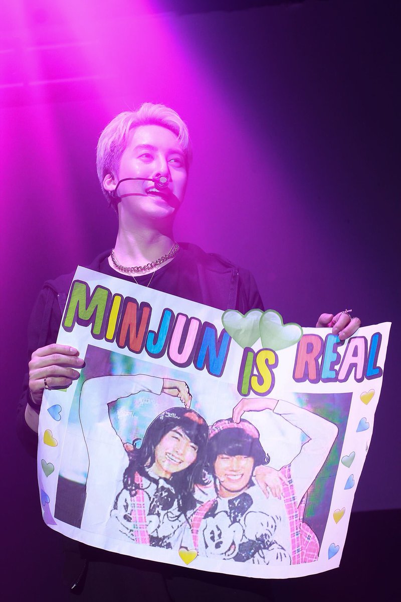 anmma0626's tweet photo. PERÚ nunca decepciona en recordarle a Hyung Jun cuanto amamos el MinJun. 💚🇵🇪💁🏻♀️
¡GENIAAAAAAS! 👏🏻 #MasterPieceInPeru
@HyungJun87
Créditos: Ismael Malasquez. https://t.co/Ilf9ZAAgcZ