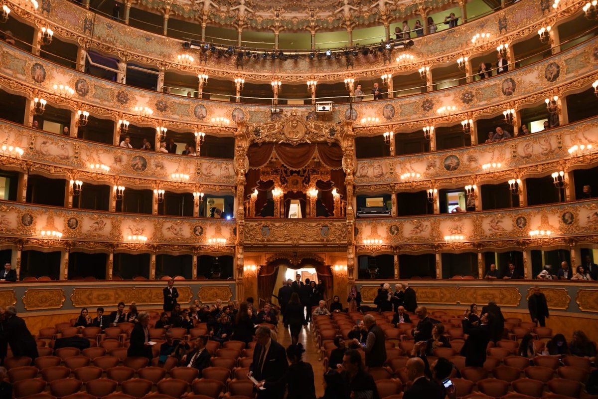 comunevenezia's tweet photo. #FGI150 🤸| Tra poco alla Fenice di Venezia il clou dei festeggiamenti per i 150 anni dalla fondazione della @FederGinnastica a #Venezia
🦋 Sul palco anche le meravigliose Farfalle della nazionale italiana di ginnastica ritmica 🇮🇹 Diretta su @RaiDue dalle 18.40 https://t.co/1De2EVvCF6