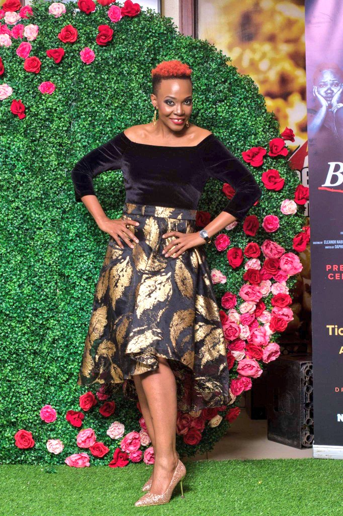 CleopatKoheirwe's tweet photo. Happy New month! 😘 I hope nobody fooled you today.😅 #April2019 #1stApril #AprilFoolsDay #BedofThornsPremiere
Hair: @hairbyzziwa 
MUA: #EllahFix
Outfit: #BespokeFashionHouse https://t.co/pBLkdzJZ2x