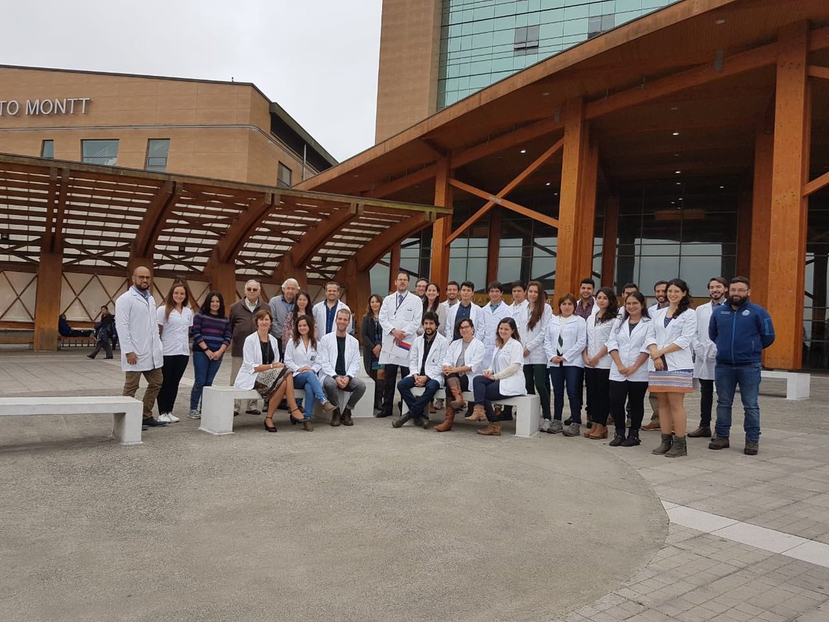 jortagle's tweet photo. Hace 50 años Dr. Víctor Paredes llegó como Médico General Zona a @HospitalFresia y lo invitamos a @SSDelReloncavi a compartir su experiencia y recibir a 19 médicos que se inician como @MgzChile en la red. ¡Bienvenidos para fortalecer salud pública 🇨🇱y servir a nuestros Usuarios! https://t.co/RhuK1jlc79