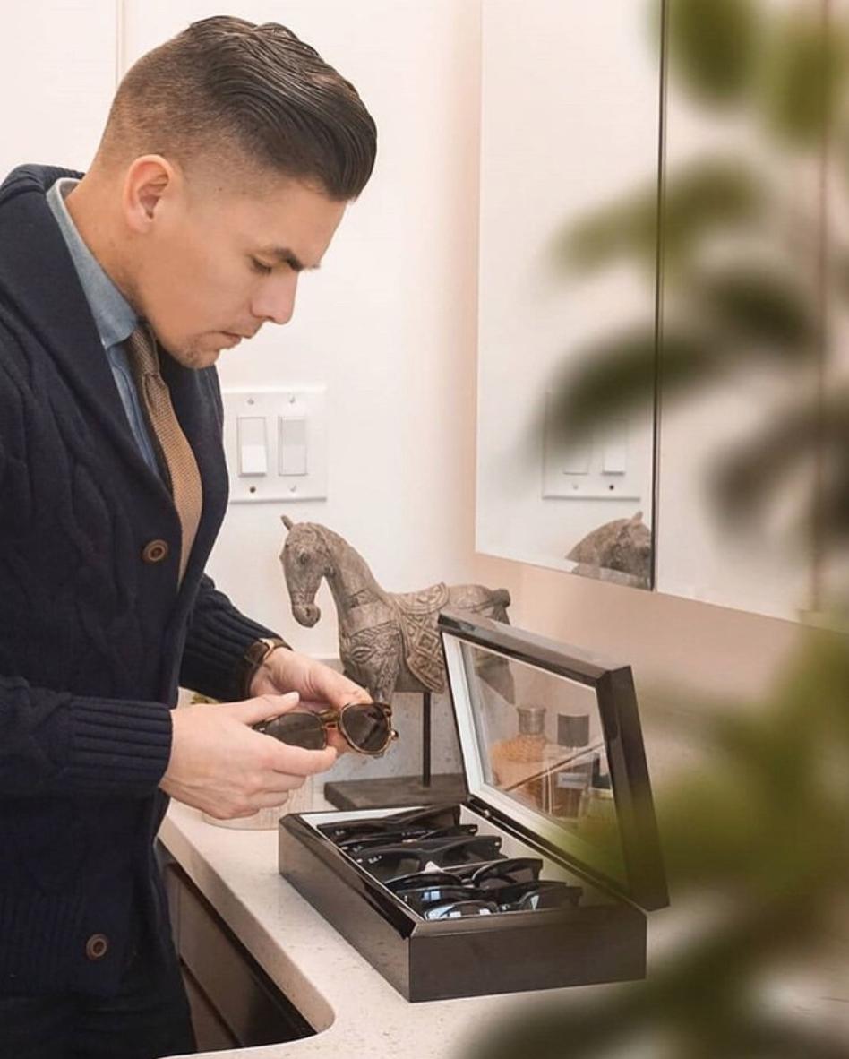 Oyobox's tweet photo. Starting Monday off right โ๏ธ
@thedapperjuan #OYOBox #GiftsofEase #HomesforyourEyewear https://t.co/xJt9l5Bh6T