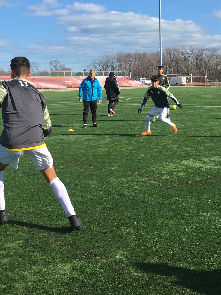 EricWilde10's tweet photo. Coaching can be a small world sometimes... a week ago I met @albert_capellas in Salzburg, Austria and listened to him present on positional games, and yesterday I watched him deliver a practical session on the same topic at one of the local clubs in Milwaukee, WI https://t.co/1H1RThp1Dk