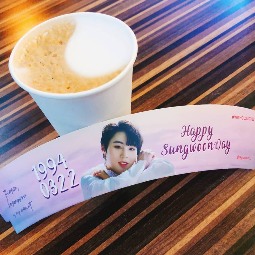 ohmy_cupholder's tweet photo. Ha Sungwoon 26th B'day Cupholder
νμ±μ΄ 26λ²μ§Έ μμΌ μ»΅νλ
π²πΎ It's A Grind, KL Sentral
π²πΎ Kuala Lumpur μΏ μλΌλ£ΈνΈλ₯΄ ειε‘
π²πΎ 3/23 ~ 3/24
β€ @Kyuwani_ #withcloud322
#WANNAONE #HOTSHOT #HASUNGWOON #μλμ #ν«μ· #νμ±μ΄ #cupsleeve #ζ―ε₯ #γ«γγγγ«γγΌ https://t.co/l2SfoHw2UK