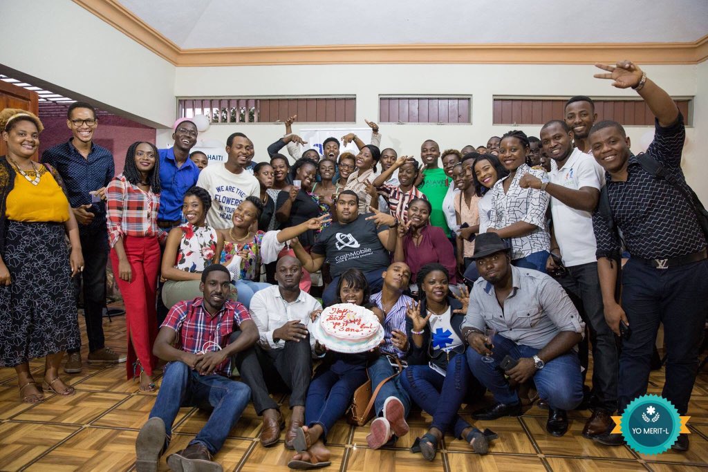 Map felisite tout ekip <a href="/YoMeritL/">YoMerit-L</a> la pou 3eme bouji saa. Map profite challenge <a href="/spaccius/">SPA</a> devan tout pèp la poul lanse yon vrè pogram mentora poul sevi ak grosè rezo jenn model saa li kreye a poul pemet plis jenn jwenn direksyon pou yo akonpli rèv yo! Mbal 3 mwa poul lansel! 😊😡