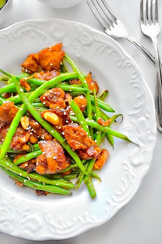 EasyCookin2012's tweet photo. Thai String Beans &amp; Chicken (Glutenfree) + Learn to Make Thai Paste at Home -> https://t.co/BmxPfDCv4Q Super Quick &amp; Delicious recipe #thaifood #recipeoftheday #MondayMotivaton #recipeblog https://t.co/EsM9Vjk7DL