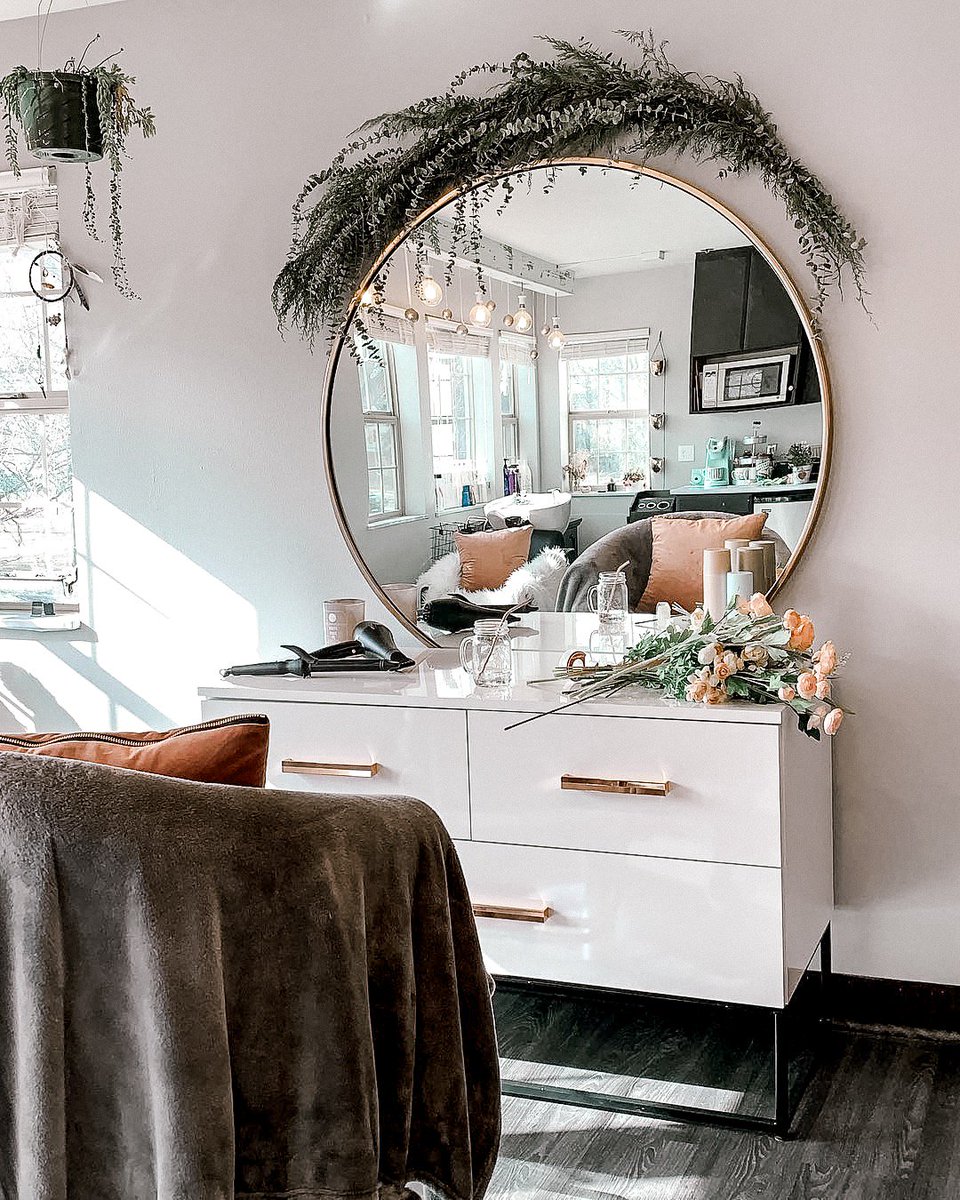 springhausco's tweet photo. So fun working with Fringe Hair & Co on their salon! Things are coming together and looking amazing. #Springhaus #EverythingAmazing #SpringhausCommercial https://t.co/6SeRFxTIxd