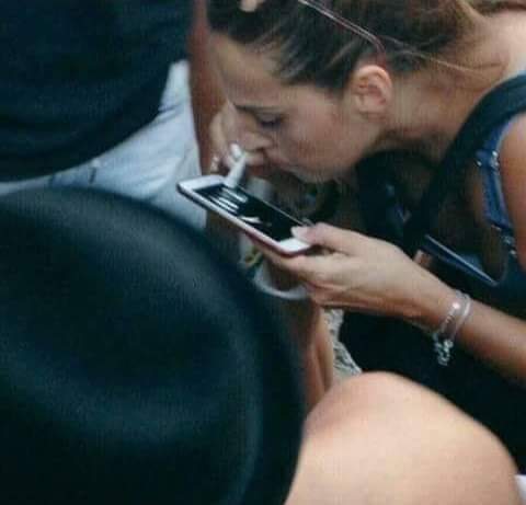 Vicki Donda activista y simpatizante del movimiento feminista de podemos y PSOE🤥
Buen augurio le pronostico a España como dejen entrar más sanguijuelas sociales a las instituciones.
Tremendas lonchas🤣