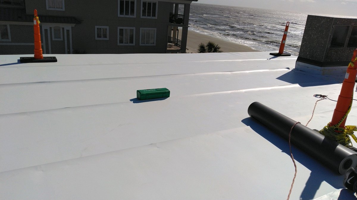 jcb_roofing's tweet photo. **Another beautiful New TPO Flat Roof Installation @ St. Simons Island...
Nice work Guys!!**
#JCB Roofing #ResidentialRoofs #CommericalRoofs #SSIGA #BrunswickGA #SavannahGA #StatesboroGA #BeaufortSC #BlufftonSC #HHISC https://t.co/V2pcLMIdnO