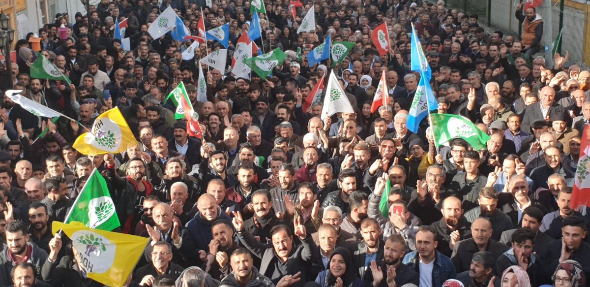 bediaozgokce's tweet photo. Bir teşekkür açıklaması yapmak istedik,halkımız büyük bir coşkuyla karşılık verdi.Bu zor dönemde onca hileyle mücadele ederek sandığa giden tüm halkımıza yürek dolusu https://t.co/SNqnMSQ6s8şarı tüm halkımızındır. Bu seçimde HDPnin öngörüsü,tüm Türkiye’ye nefes aldırmıştır. https://t.co/MzWJKcYJjw
