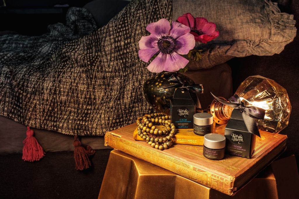 Our tips for a better night's sleep during #StressAwarenessMonth:
1️⃣ Jot down any worries on paper to help you get things in perspective
2️⃣ Read an actual book before bed 
3️⃣ Apply a soothing Sleep Balm and let the powers of essential oils calm your mind