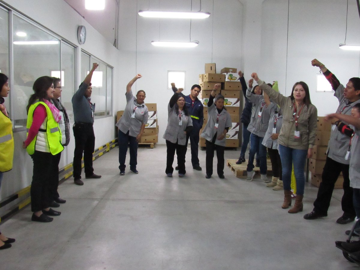 RenataMorenoEC's tweet photo. Gracias a la @CorpFavoritaEc por permitirnos ser testigos del uso de buenas prácticas de responsabilidad en su empresa. A través del programa #VisitaRSE de @RSQuito visibilizamos la forma de trabajo que tienen para construir un #QuitoResponsable. Excelente trabajo. https://t.co/0mg9IkWH2F