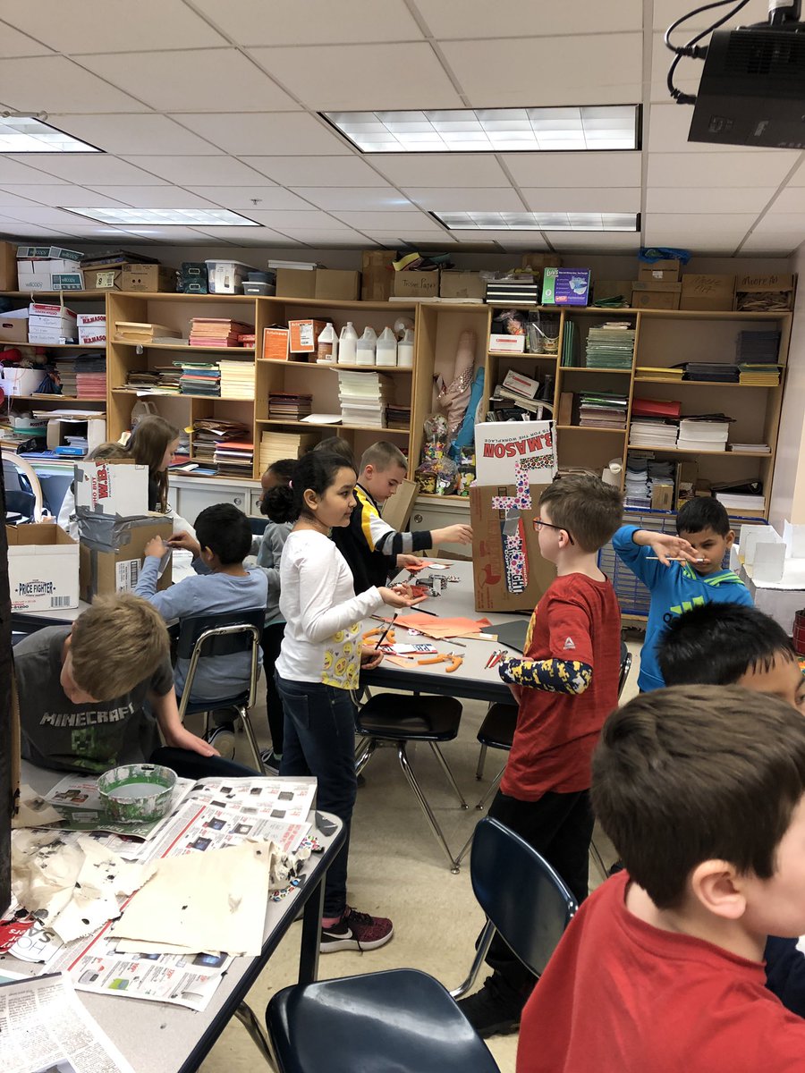 MrsGirone's tweet photo. We are bringing our penguins to life in third grade. This project combines science, ELA, art, math, technology, and library. #is4imooreschool #Brentwoodproud #lookingclosely #findingopportunity #exploringcomplexity #STEAMIntegration https://t.co/EtdOwjVAz8