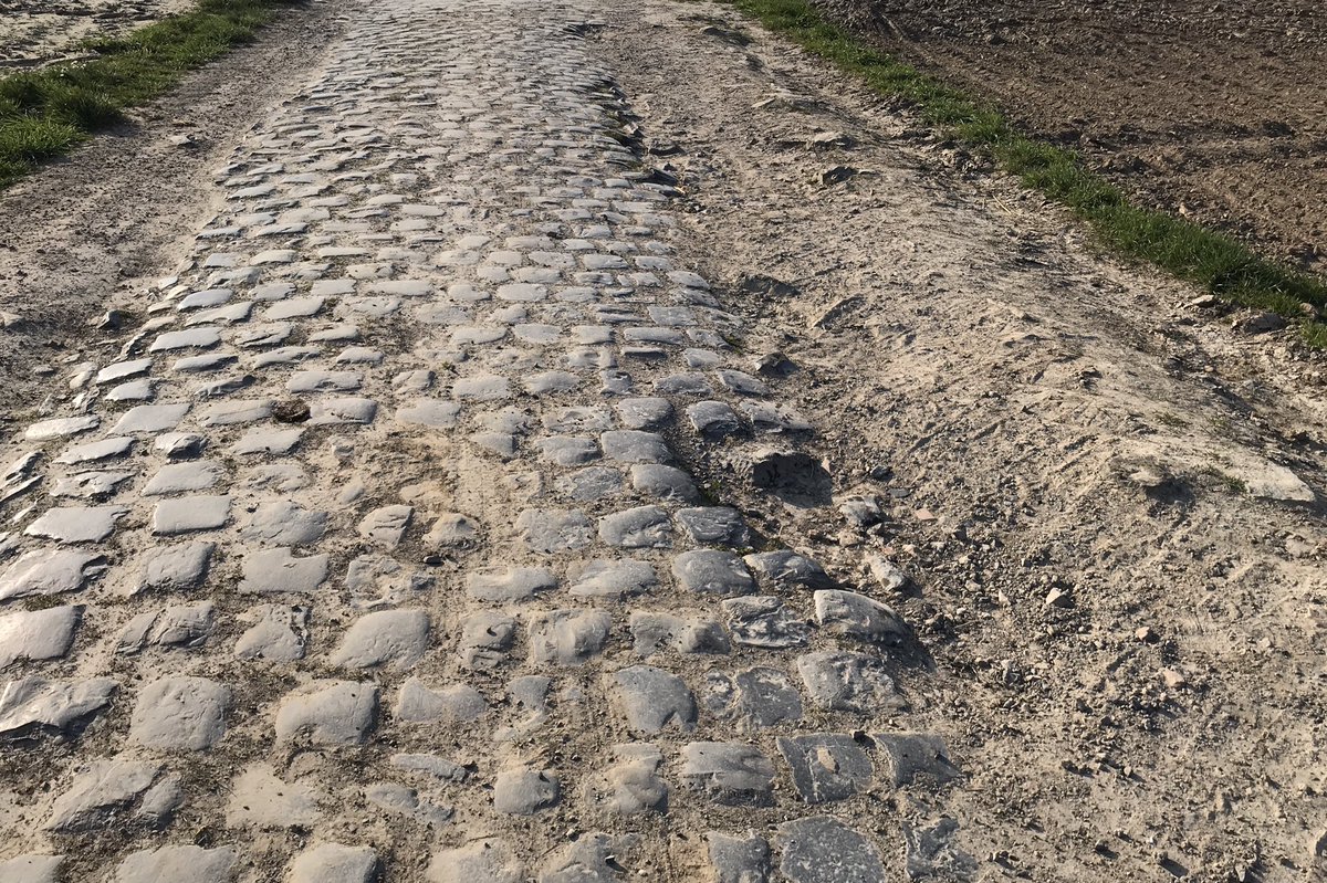 jeancharleshuv's tweet photo. Roulage bonheur ! 🤩🚴♂️ #ParisRoubaixChallenge #ParisRoubaix #AllezPapi https://t.co/9k1tVtTFQF