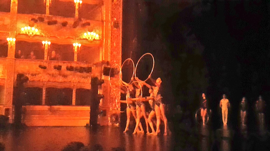 comunevenezia's tweet photo. #FGI150 🤸| Alla Fenice di Venezia il clou dei festeggiamenti per i 150 anni dalla fondazione della Federazione Italiana di Ginnastica a #Venezia con lo spettacolo "Un salto nella storia"
❤️ Eccole le mitiche Farfalle della nazionale italiana di ginnastica ritmica https://t.co/l9feTYabuu