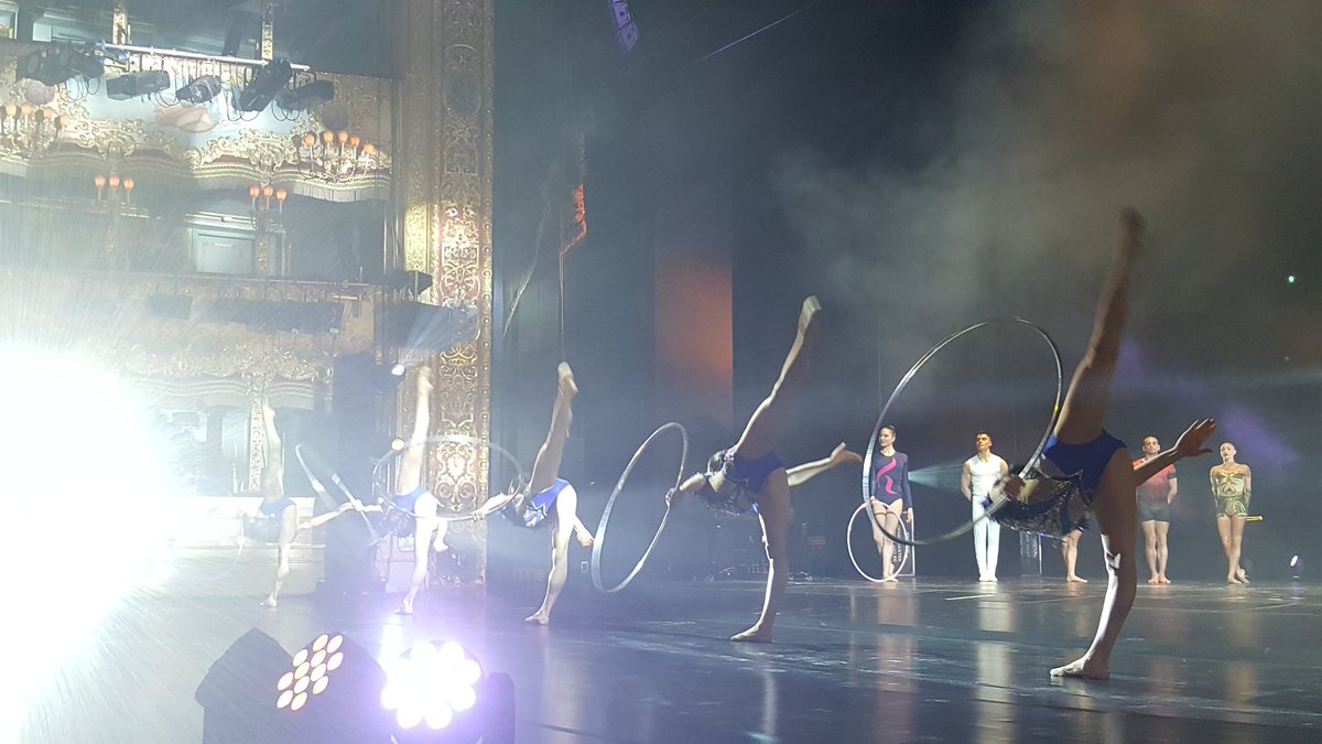 comunevenezia's tweet photo. #FGI150 🤸| Alla Fenice di Venezia il clou dei festeggiamenti per i 150 anni dalla fondazione della Federazione Italiana di Ginnastica a #Venezia con lo spettacolo "Un salto nella storia"
❤️ Eccole le mitiche Farfalle della nazionale italiana di ginnastica ritmica https://t.co/l9feTYabuu