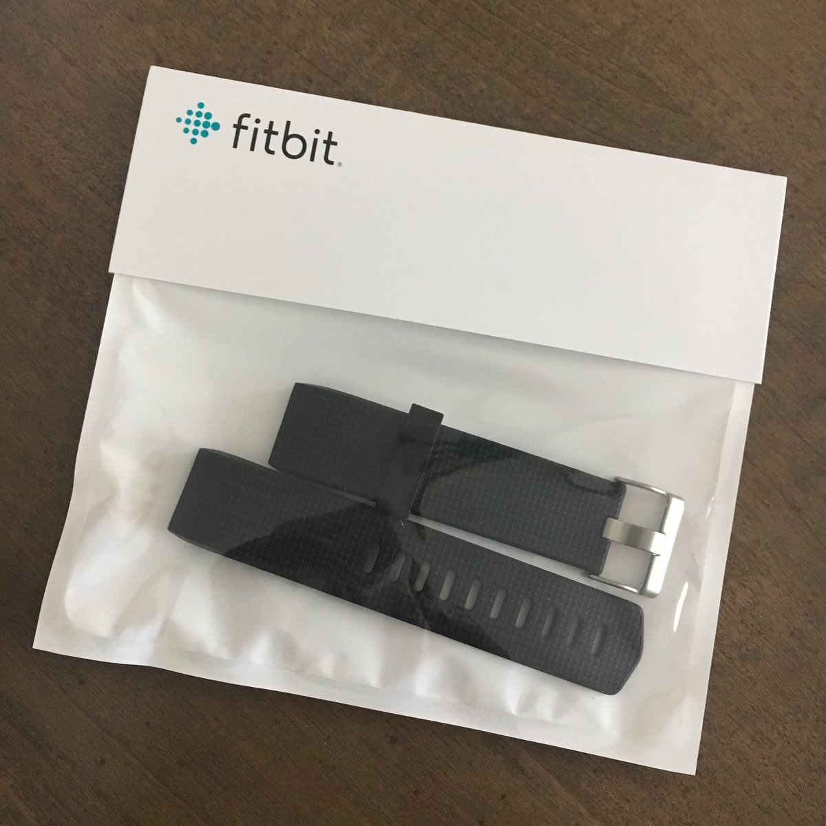 vickc_j's tweet image. My #Fitbit broke on Friday; had a quick chat with @FitbitSupport and already today a new bracelet has arrived! #amazingcustomerservice 🏆