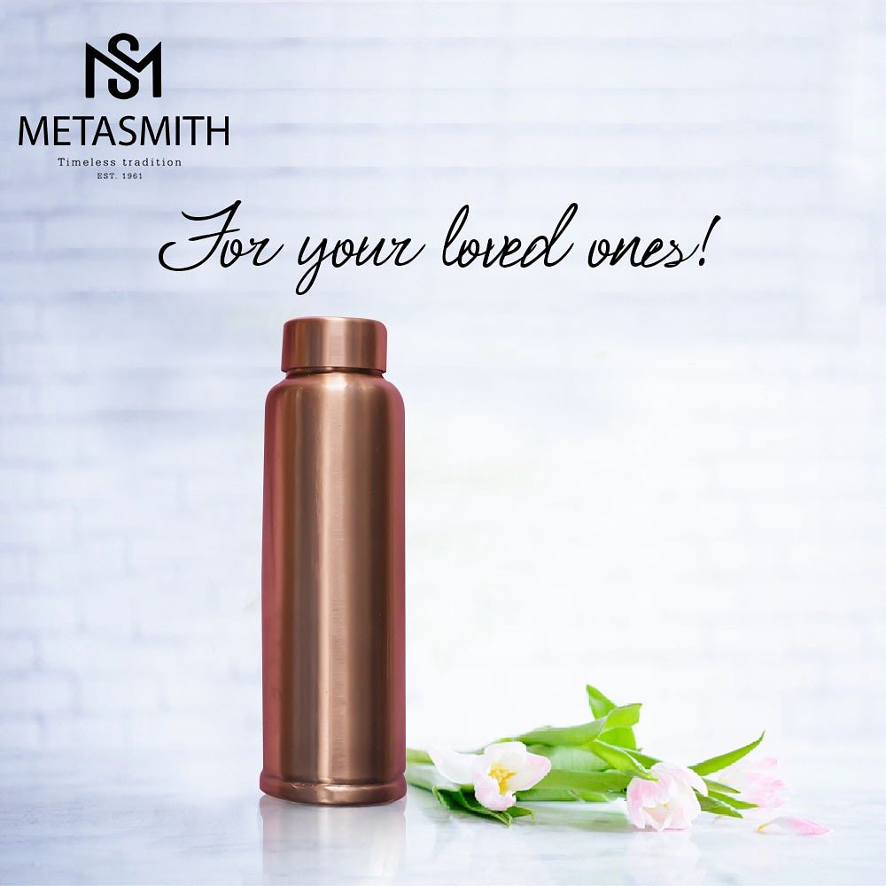 MetasmithIndia's tweet photo. Keep your family and loved ones hydrated through the summers. Store and drink water from our specially crafted copper bottles! 
Visit https://t.co/P3f2Eonaeg to get yours! 

#Metasmith #TimelessTradition 

#Summertime #Summers #Summer2019 #Summer https://t.co/af8mASwjdN