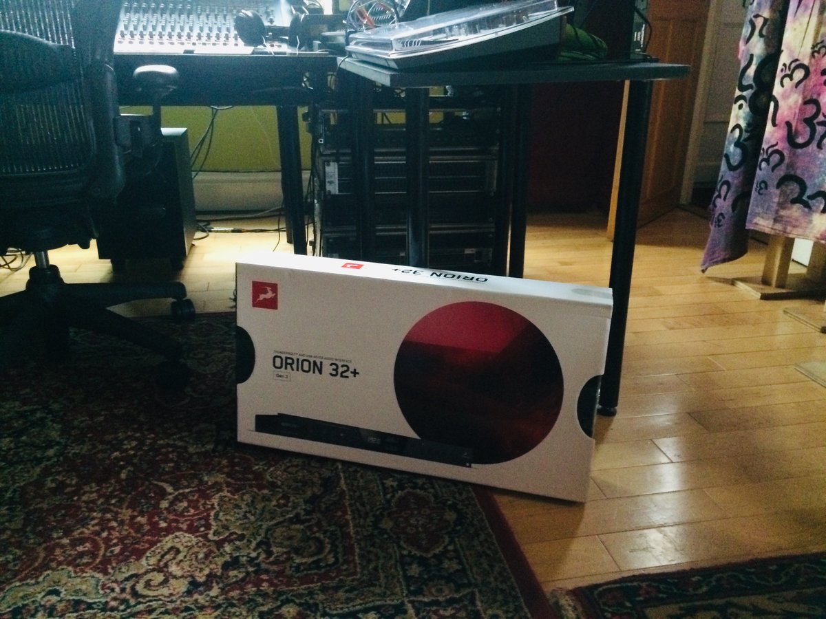 blueleaf_studio's tweet photo. It’s here! Super analog to digital conversion! Can’t wait to get it plugged in! #recordingstudio #music #musicgear #antelopeorion32 #producerlife #blueleafstudio #musiclife #audioproduction #musicproduction https://t.co/VA5jlQapxE
