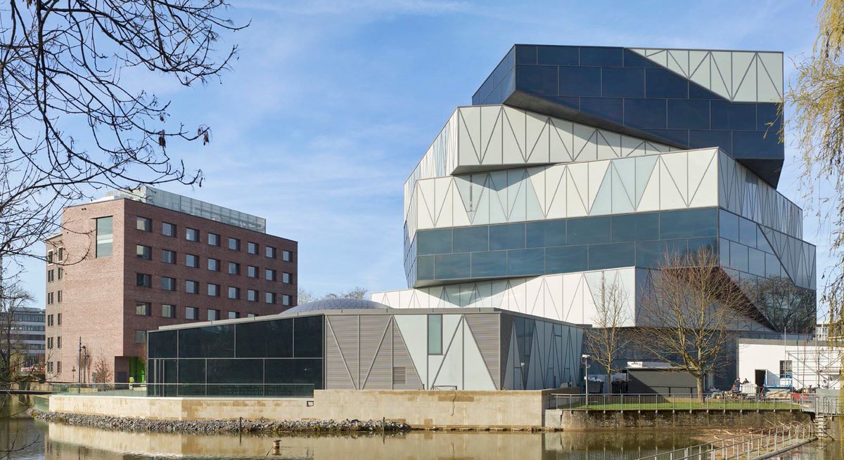 jaumepratarq's tweet image. STOP IR GIRANDO PLANTAS POR LOS SITIOS. #aguántamelacerveza #emosidoengañado