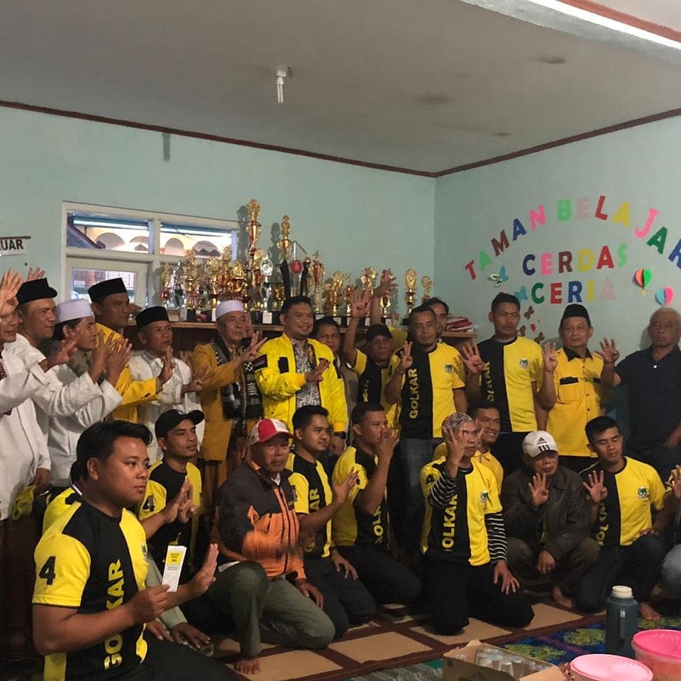 ilhamperman4's tweet photo. Dari yg muda sampai yg tua
Pilihannya tetap Ilham Permana

16 hari lagi..
Mari saling bergandengan tangan
Rapatkan barisan
Kita tatap masa depan 
Jangan salah pilih, 
Ilham permana no urut 4
Insha Allah maslahat
Pilihan tepat untuk rakyat https://t.co/AOwDwb0QmL