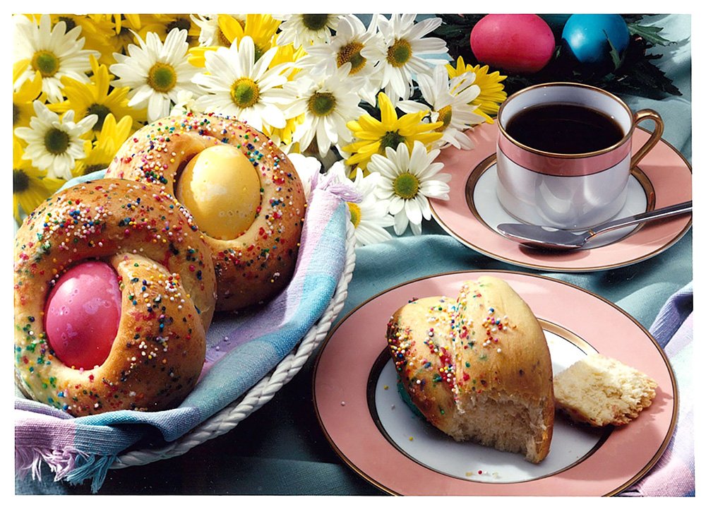 HomeBaking's tweet photo. Easter is just three weeks away and it's time to start thinking of our menus! Here’s an Easter bread that just screams spring and Easter! Italian Easter bread is sure to bring a lot of fun compliments! Get the recipe from @RedStarYeast https://t.co/U74u0wnavc #EasterBreads https://t.co/yEsXeJwcIW