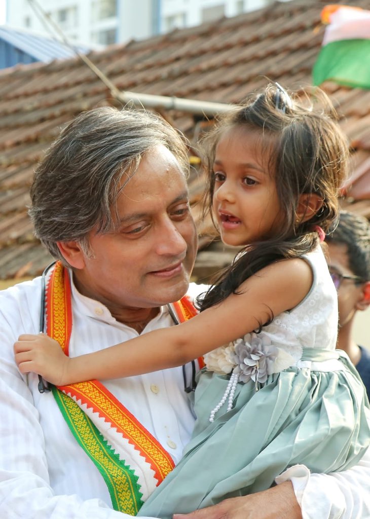 santhosh_devi's tweet photo. As @ShashiTharoor wraps up his first day of his 14 day long mandala paryadanam which started off from Vattiyoorkavu today, here are a few moments from the exciting campaign trail.  

#TharoorForThiruvananthapuram https://t.co/9LqOBGsx5N
