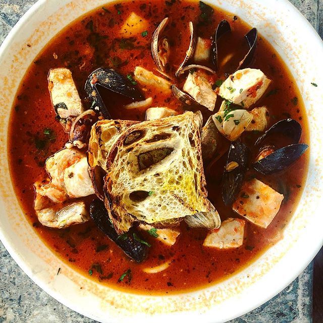 dishhype's tweet photo. 📣
🍽: CIOPPINO
📝: A traditional italian fish stew with clams, mussels, fish, shrimp and calamari in a spicy tomato sauce with grilled ciabatta
🧩: Did you know that Cioppino, often referred as Italian classic, was originated in San Francisco?
🖱
📸: … https://t.co/vpw7ZD5MPA https://t.co/Tvn5RDjbL6