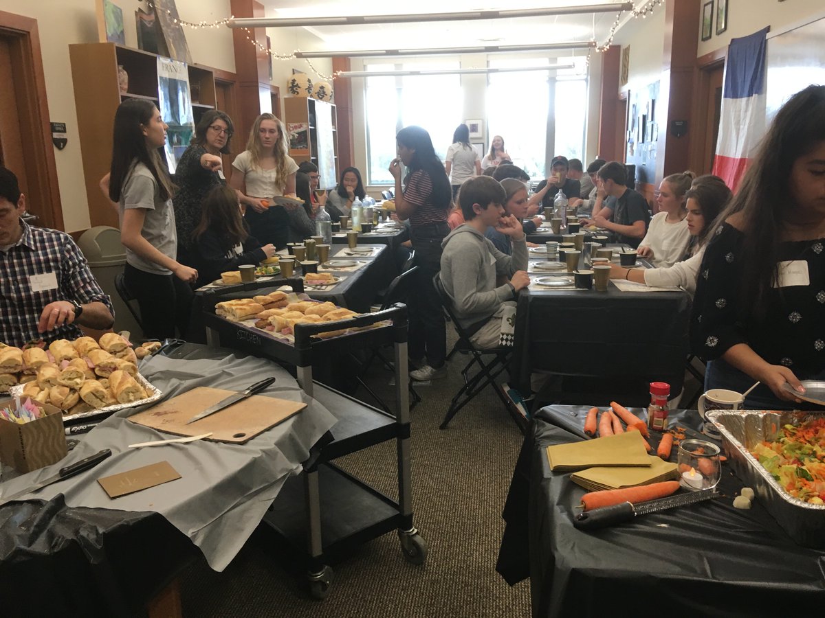 Ensworth's tweet photo. 33 students from 10 dif schools were on campus sat for our first French Immersion Morning. They enjoyed cultural activities that included food sampling, jewelry making, advanced conversational skills + more! #JoyInLearning #ThinkOutsideTheClass #CulturalCompetency #GlobalCitizen https://t.co/NlbhxxYjP1