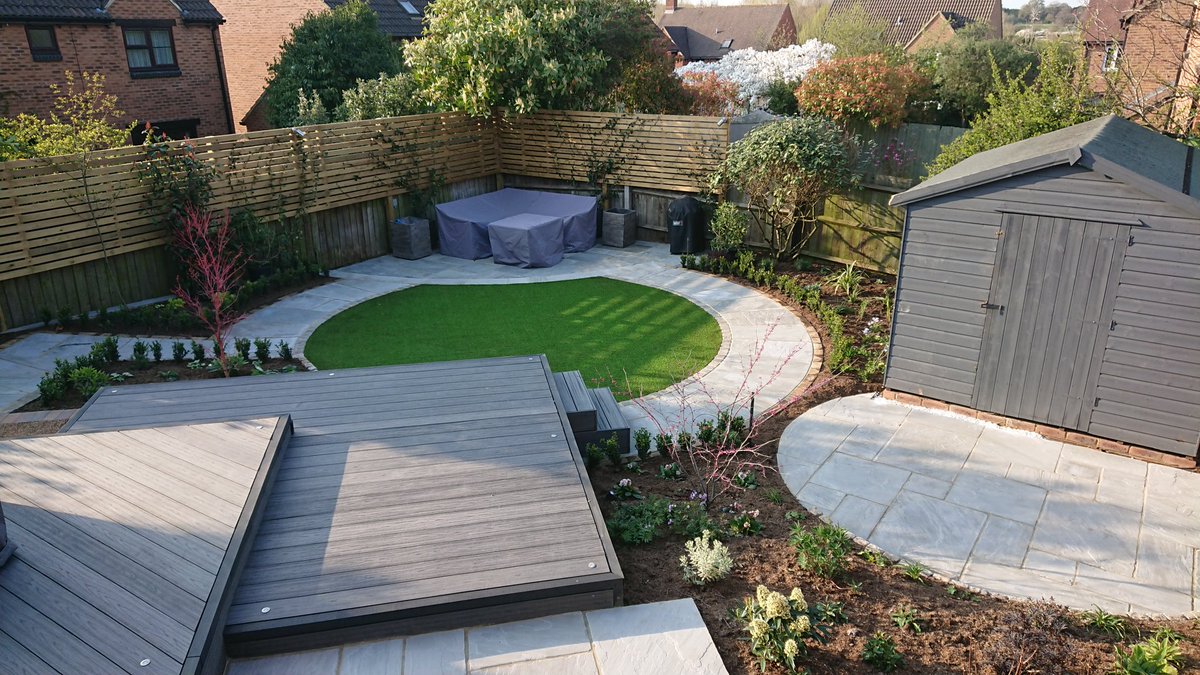 fowle_peter's tweet photo. Project we built in Warfield lovely design to work from varied mix of materials excellent lighting scheme, and a great planting scheme by the designer = happy clients 👌👌
@The_APL @CountrySupplie @Namgrass @ShortsGroup https://t.co/6BKzKQNdwW