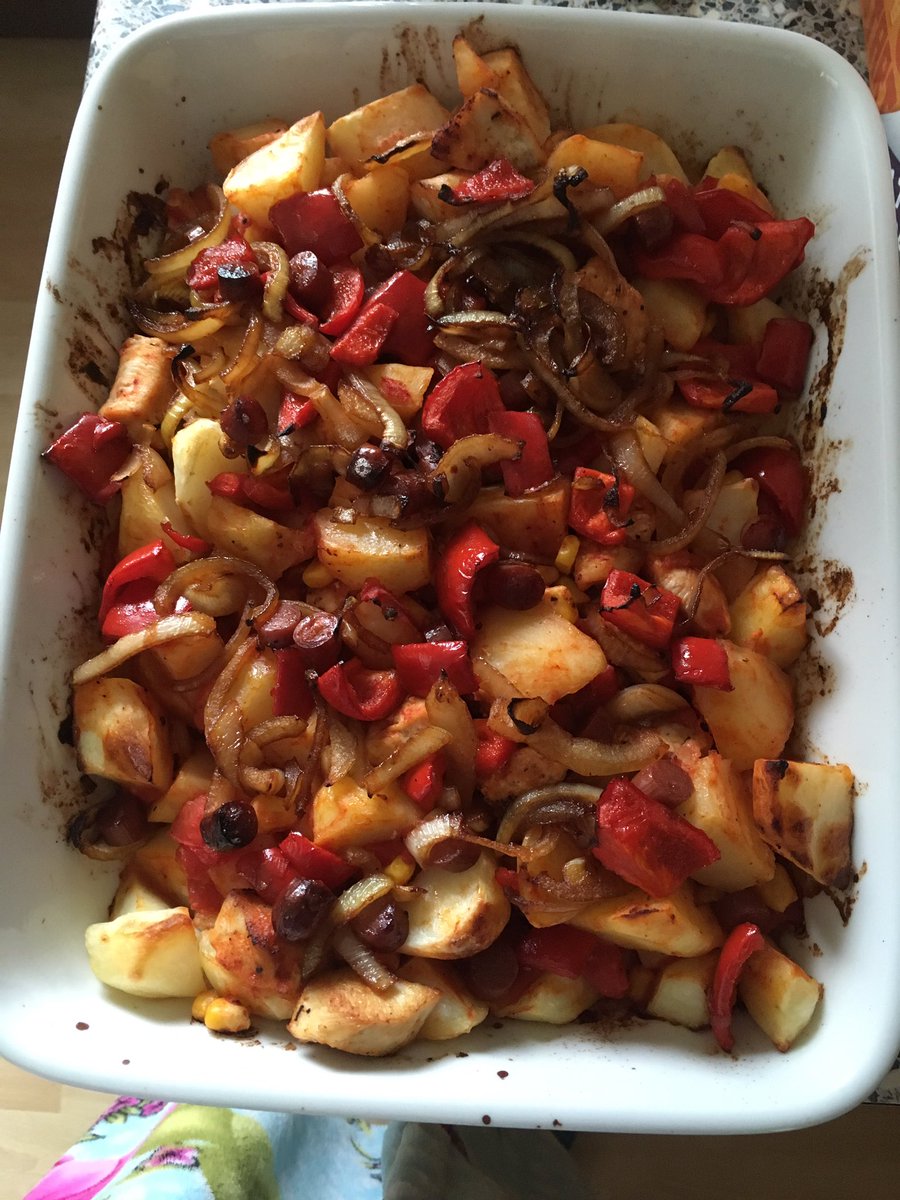 janiekirkmc's tweet photo. Looks lovely but is, in fact, not. #badatcooking #mypoorchildren https://t.co/ccGXEm4N1V