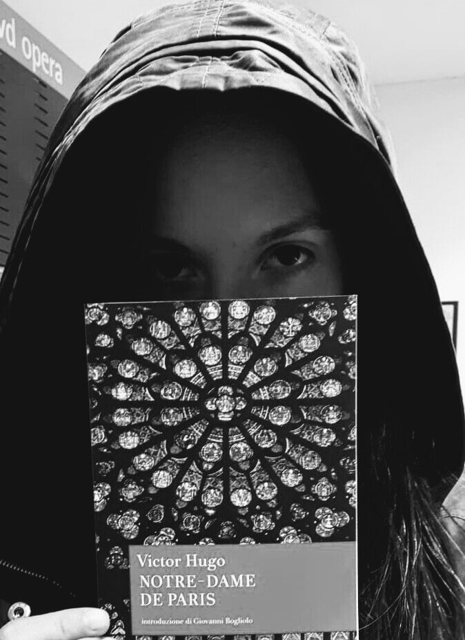 FrancescaMasoc1's tweet photo. "Chi è il vero mostro a Notre Dame?Chi è brutto dentro o chi è brutto a veder?"

@lacriscros 
#faccialibro #storiadeimedia #NotreDame #VictorHugo https://t.co/jBODTLJtTY