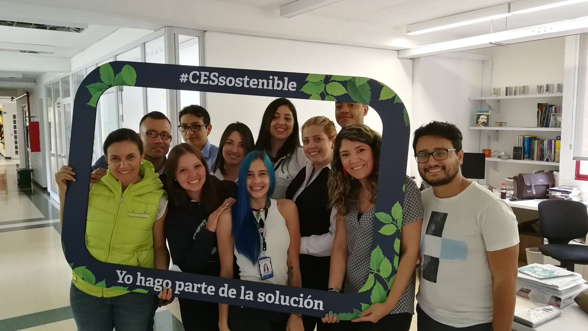 UniversidadCES's tweet photo. 🍃🚘 #JornadaDeSostenibilidad ¡Hoy estamos de lanzamiento! Estamos recorriendo toda la U contándoles sobre la App para compartir el carro: #TryMyRide Y tu, ¿ya la descargaste? #CESSostenible https://t.co/yFS60vUT0G