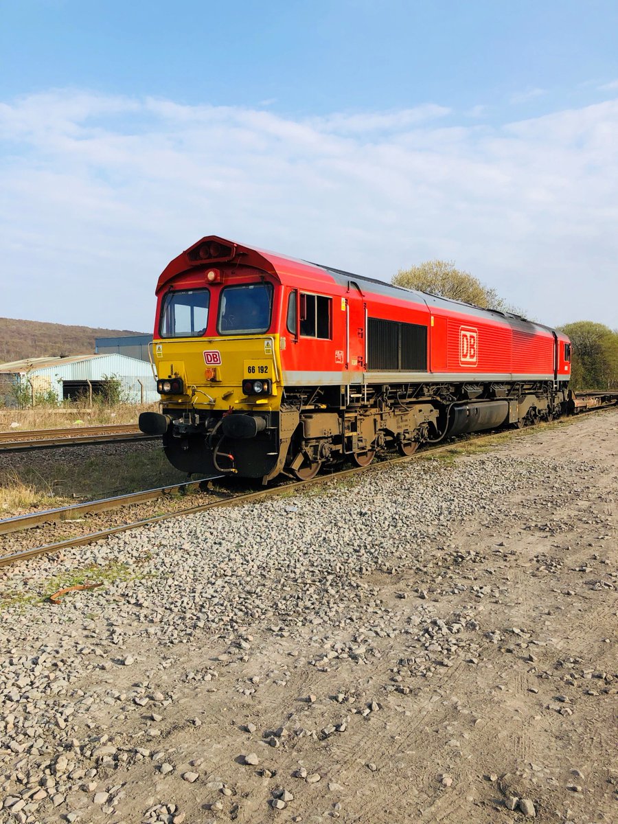 DBCargoUK's tweet photo. This evening marks the start of our new Intermodal service for our customer @newellwright. The service will operate 5 days a week between Southampton and Rotherham delivering goods to major distribution centres and shops in #southyorkshire.
#DBCargoUK #FirstChoiceForRailFreight https://t.co/136D8p8ByG