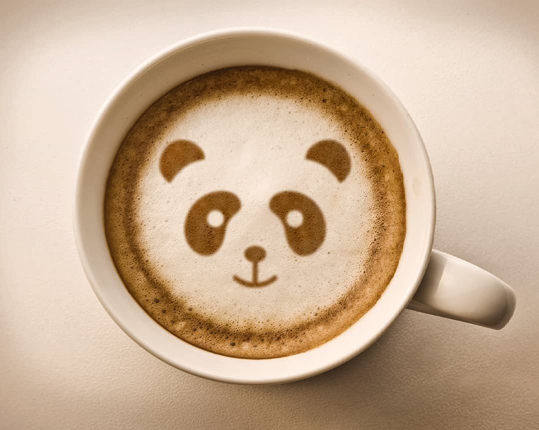 Доброе утро картинки прикольные. Кофе рисунок. Рисунки на кофейной пенке. Чашечка кофе арт. Кафе рисунок.