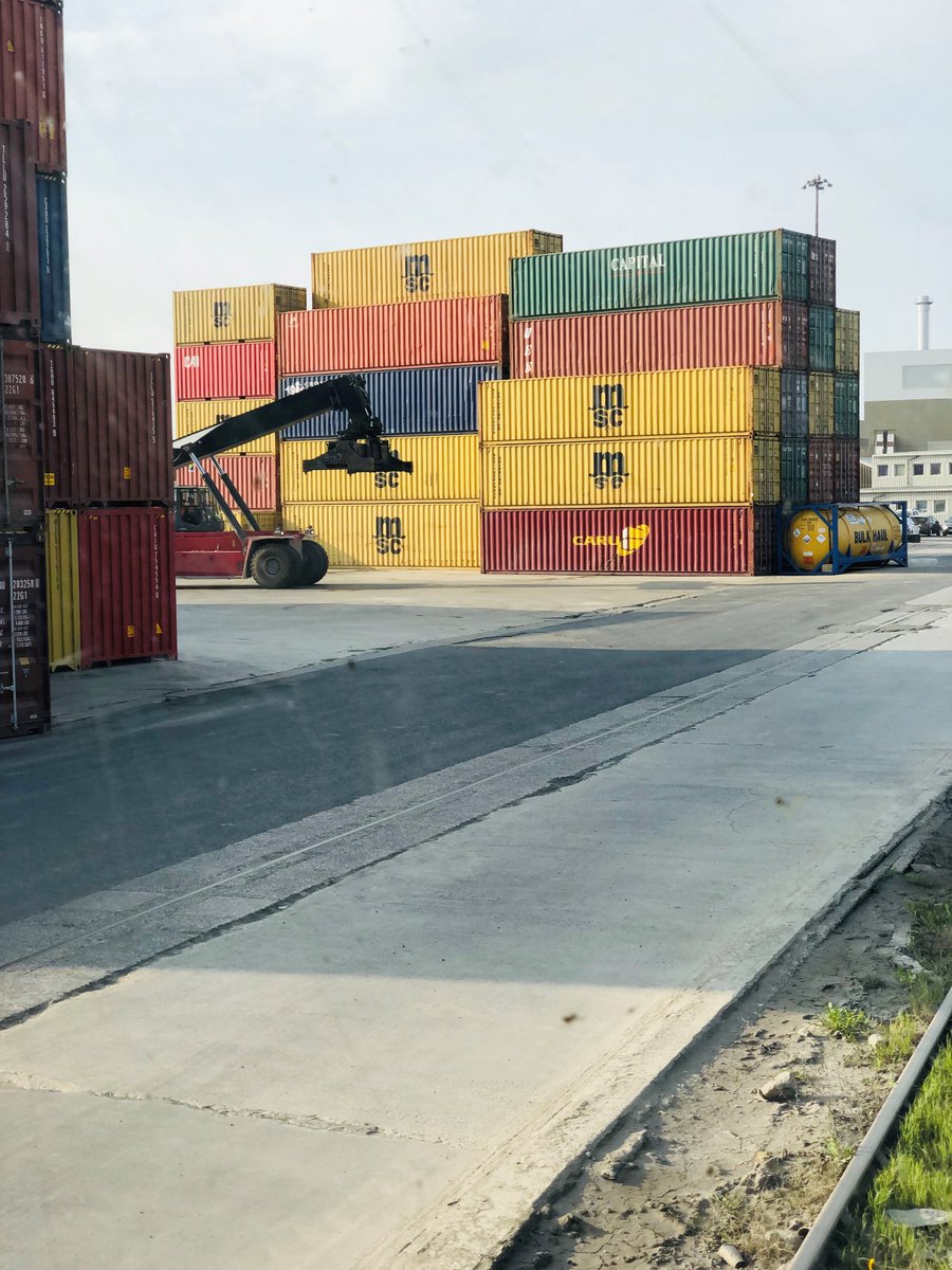 DBCargoUK's tweet photo. This evening marks the start of our new Intermodal service for our customer @newellwright. The service will operate 5 days a week between Southampton and Rotherham delivering goods to major distribution centres and shops in #southyorkshire.
#DBCargoUK #FirstChoiceForRailFreight https://t.co/136D8p8ByG