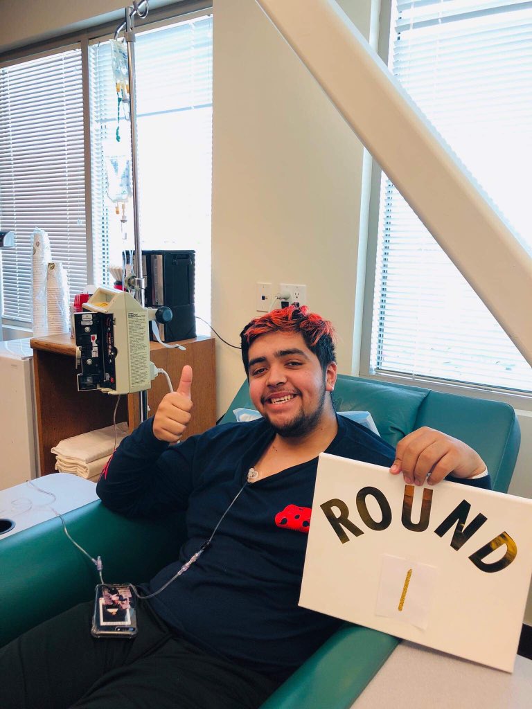 CR4SHH_'s tweet image. got my first round of chemo today! i’m gon beat this bitch up 😤