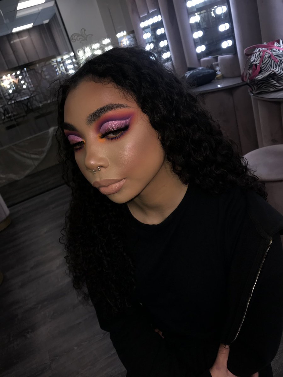 CerysMayne's tweet photo. @PaigeMUA @emmybroughtonx Day 1, Look 1 training with the best💖 https://t.co/H56Y6fmmmz