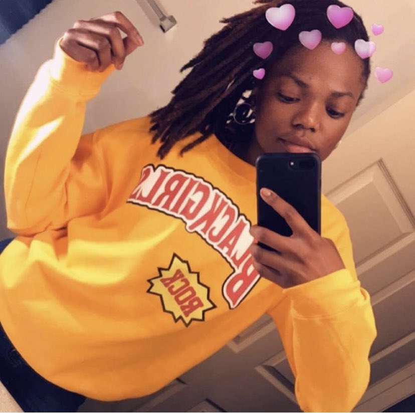 HeatedThreadsCo's tweet photo. Cleaning up shop for spring apparel. All sweatshirts are $25 

DM me ❤️💕💛 https://t.co/unaRIs1EJ1