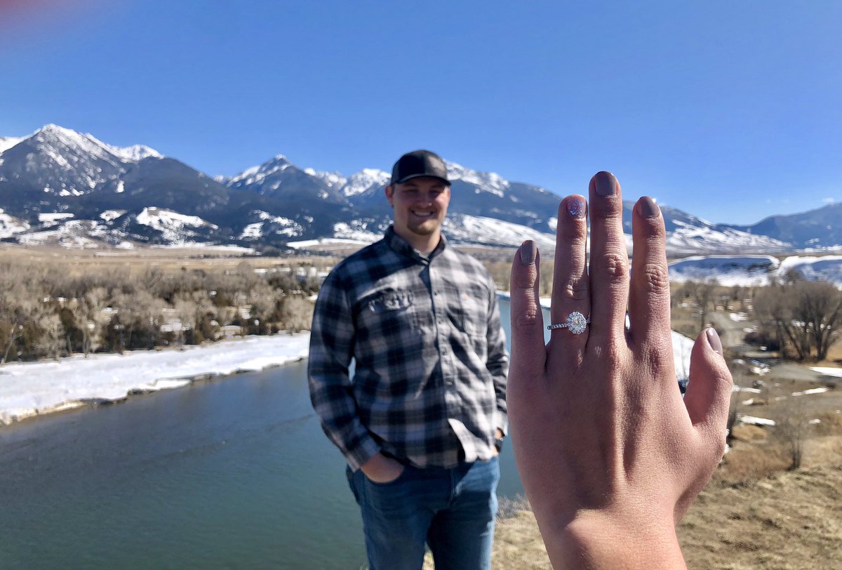 _haileypeterson's tweet image. What a weekend. 💍🏔 huge thank you to everyone who made our day so special! 💛 feeling very very blessed. ✨✨