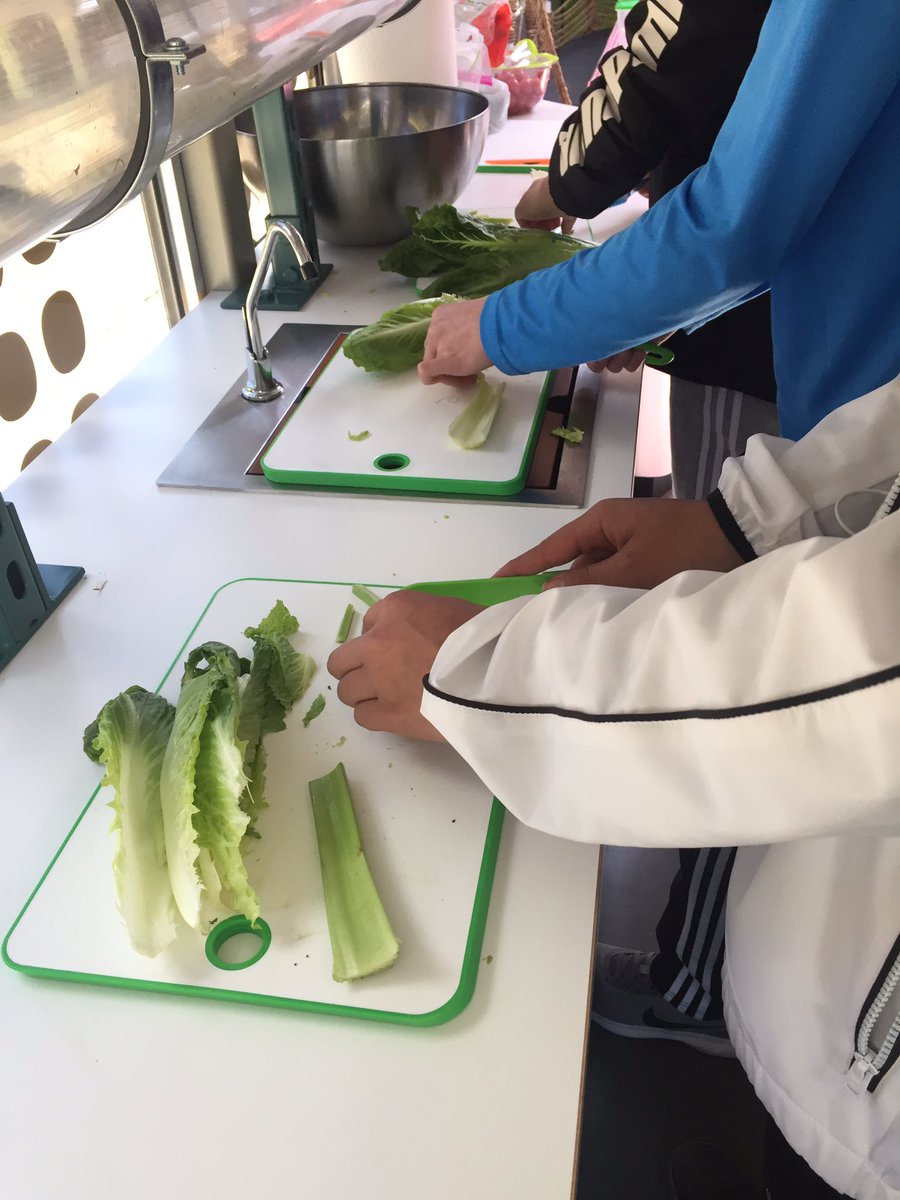 KNguyenScience's tweet photo. Check out this school bus that was turned into a Mobile Food Lab and has been parked outside @RMS_Pride all day. Students are exploring the science of food today! 🥘 🧫 #foodscience #STEMclub #explorersclub #RMS #MobileFoodLab #TheNewHomeEconomics https://t.co/vEI1LMfLGt