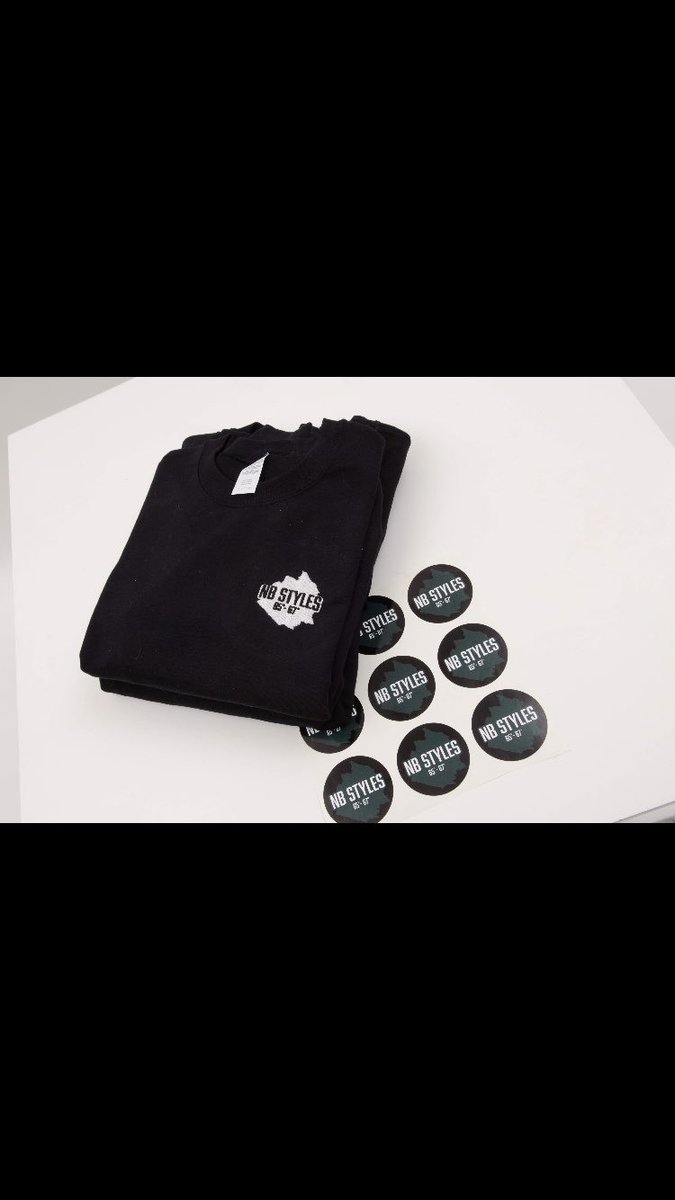 norrbottenstyle's tweet photo. SKYNDA FYNDA!!🚨🚨 Endast 5st sweatshirts kvar i lagret. Vi bjuder på frakten/utkörningen på din beställning😁 #NBSTYLES https://t.co/eSbDshlGfy