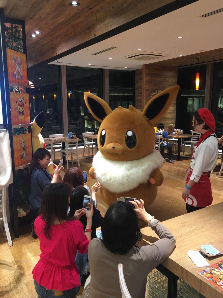 JTH08E's tweet photo. ㅤㅤㅤ📚♡。{#howthblr}.
› Day 3 in Japan: Estuvimos en el museo Edo y en la tarde estuvimos en los jardines imperiales pero pasamos un tiempo en Akihabara. ¡Vi a Eevee en el Pokemon cafe! ✔️
↳ #eviehs https://t.co/gjsvvzF8S2