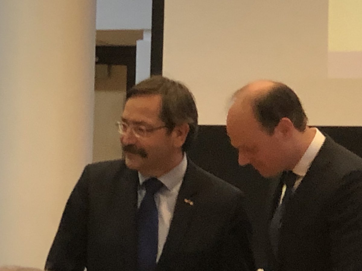 Ryan Palmen geïnstalleerd als burgemeester van #horstaandemaas We zullen hem missen in #hilvarenbeek! Veel succes gewenst!